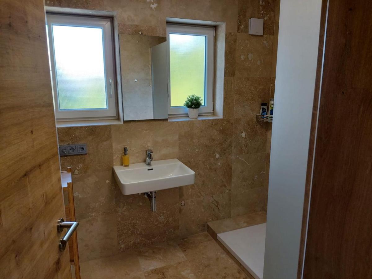 Ferienhaus Giulia In Gunzburg Ideal Fur 2 Familienアパートメント エクステリア 写真